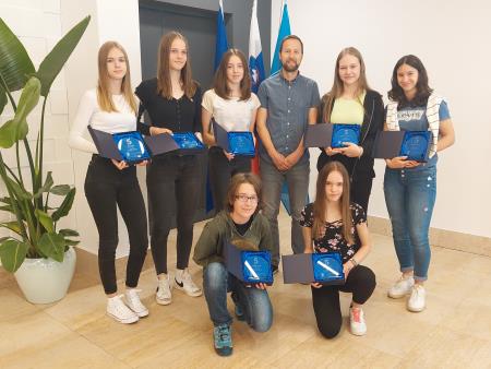 Odličnjaki OŠ TT Knežak (2)